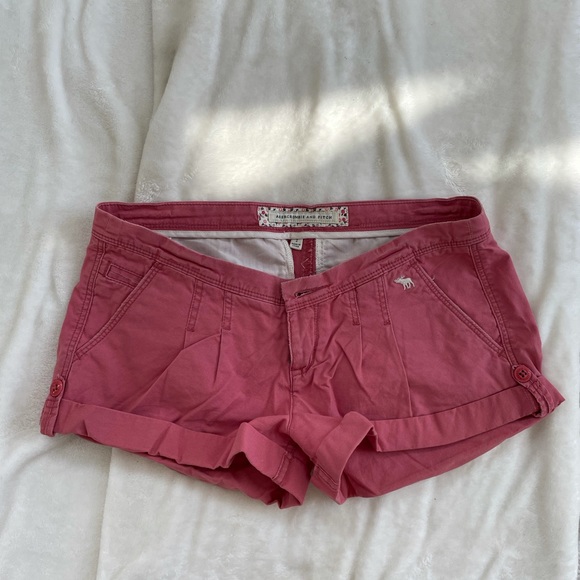 Abercrombie & Fitch Pink shorts size 2 - Picture 1 of 3